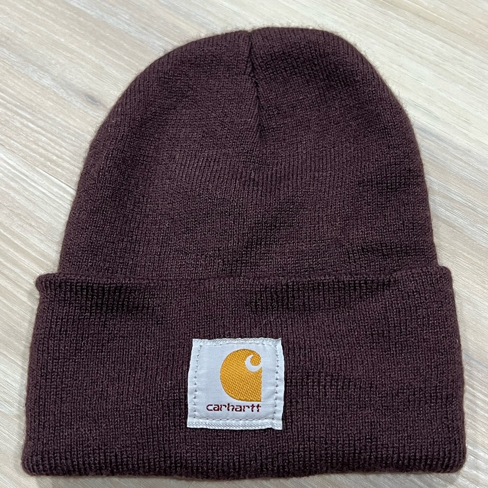 Burgundy carhart sock beanie